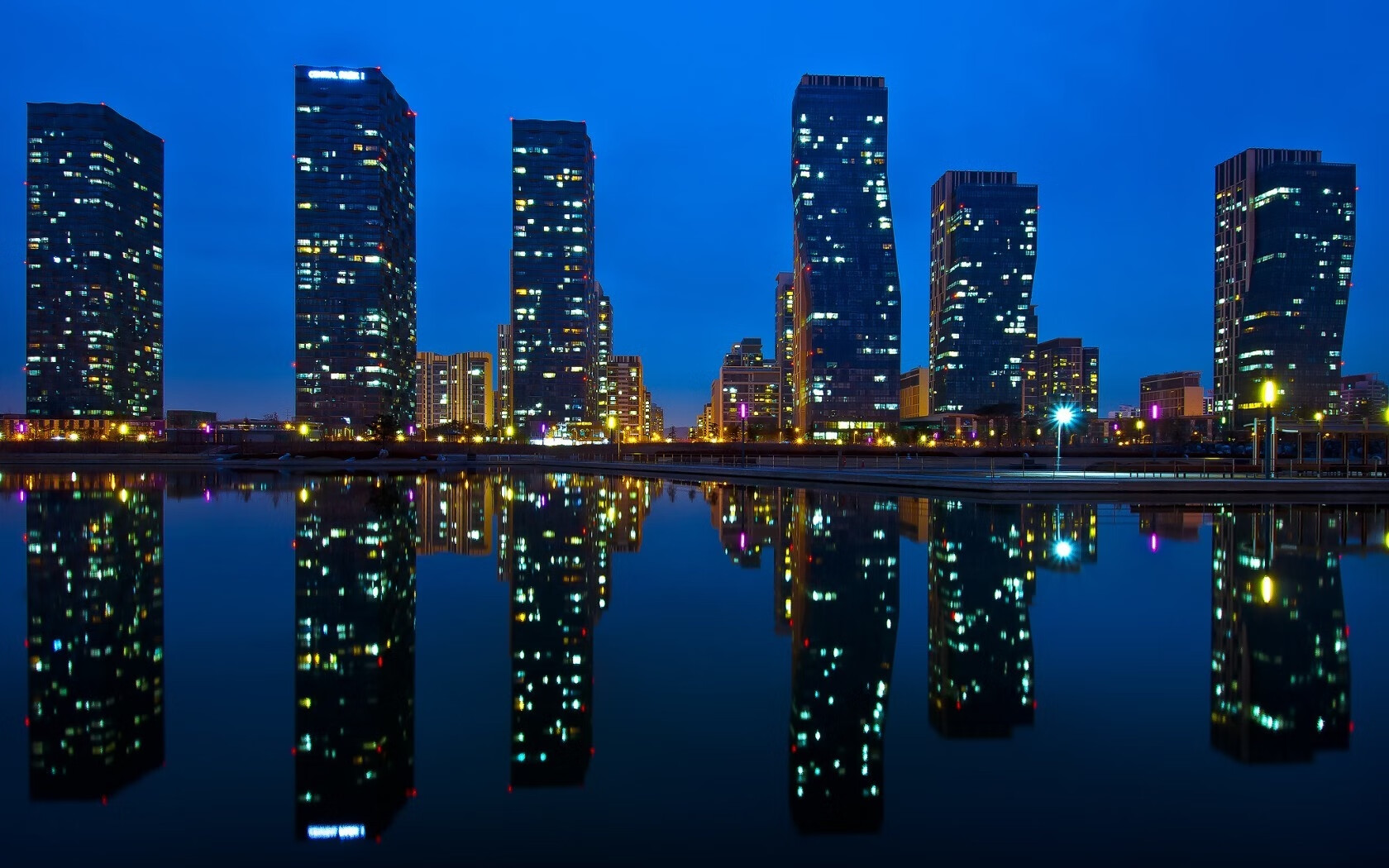 kaiyun.com-高尔在比赛中展现的个人突破和精准传球，成比赛亮点，高尔球肘的症状位置图片